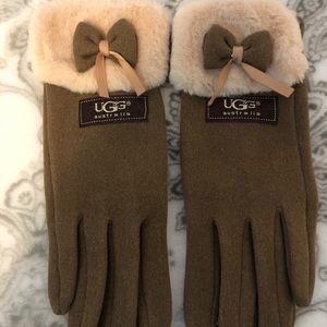 Ugg gloves